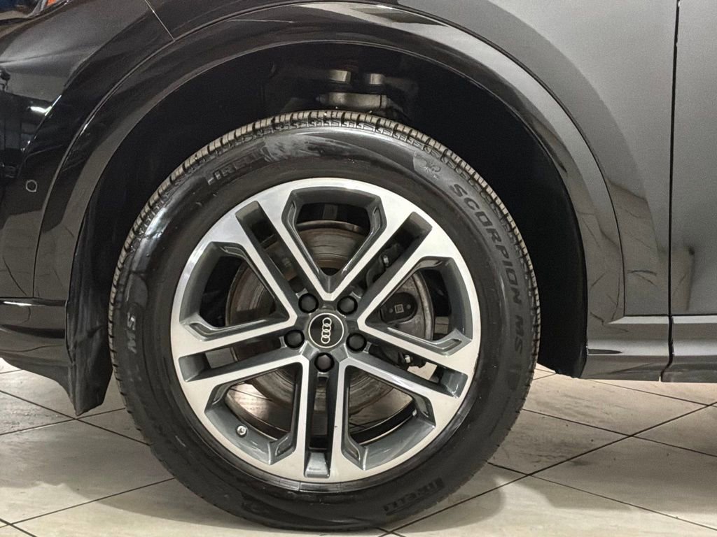 Certified 2025 Audi Q5 Premium w/ Convenience Package image 16