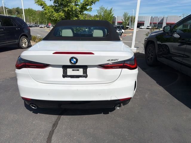 Used 2025 BMW 430i Convertible w/ Premium Package RWD image 40
