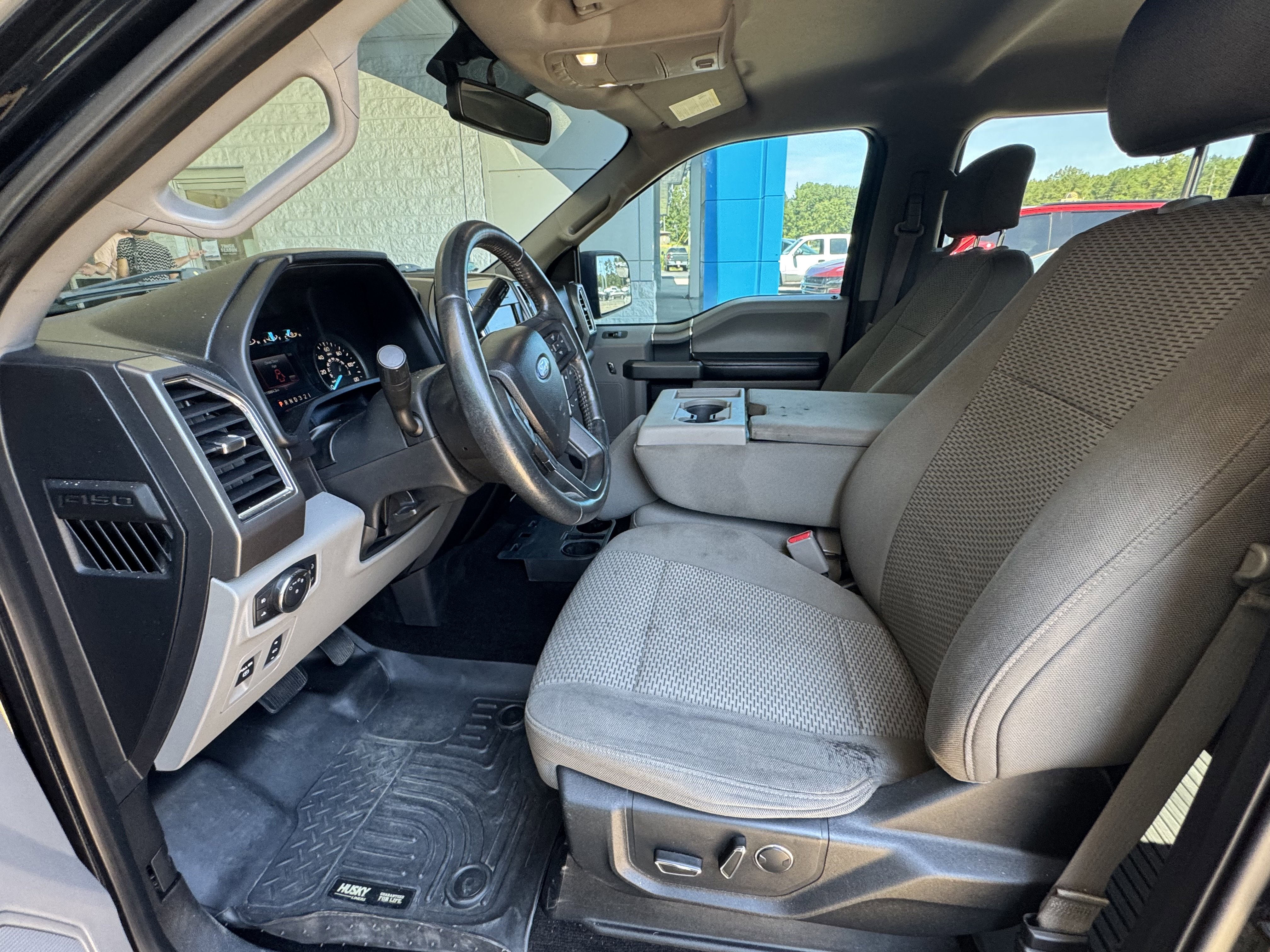 Used 2017 Ford F150 XLT w/ Equipment Group 302A Luxury image 13