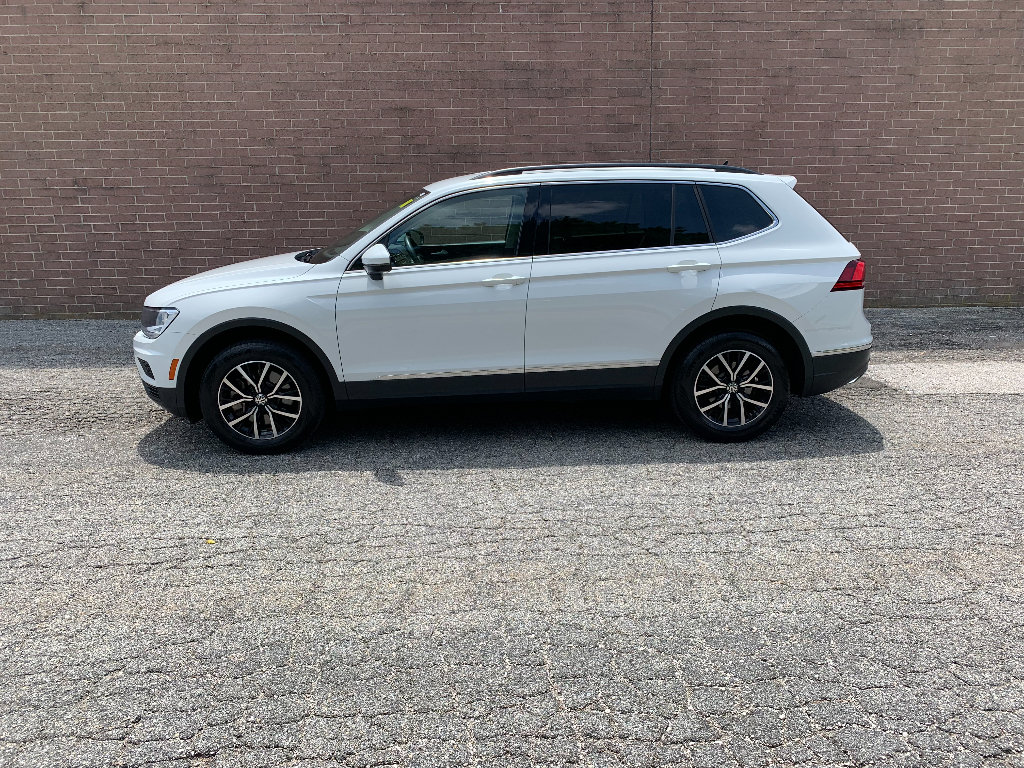 Used 2021 Volkswagen Tiguan SE AWD/4WD image 2