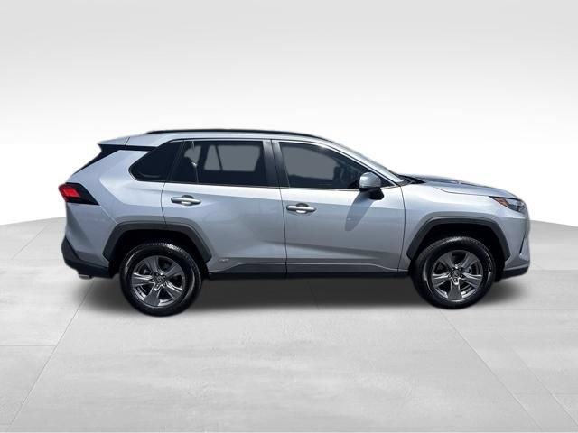 Used 2024 Toyota RAV4 LE AWD/4WD image 6