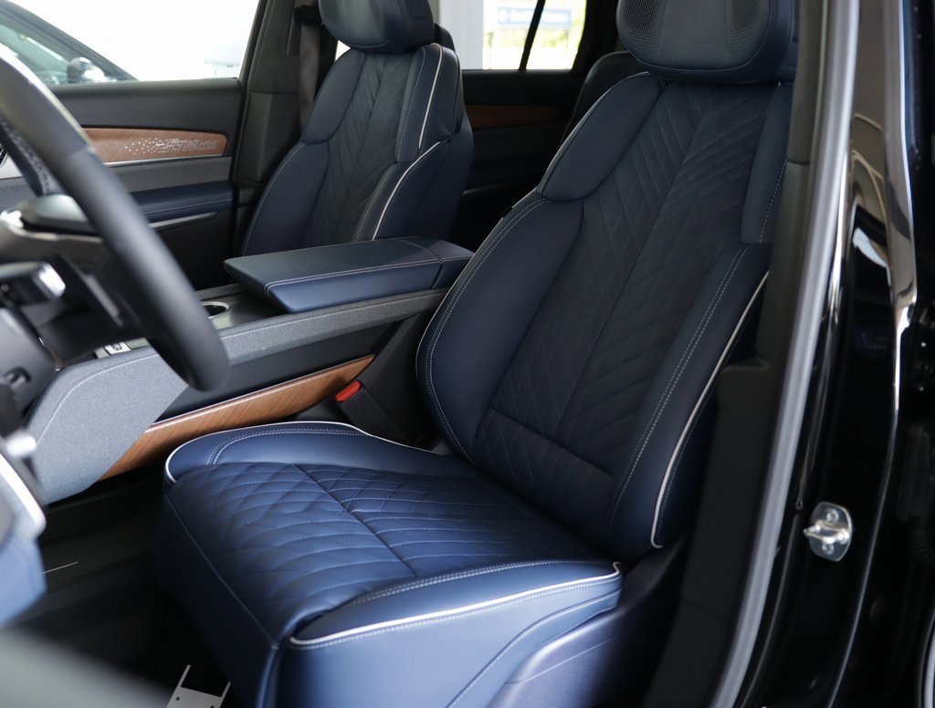 New 2026 Cadillac Vistiq Premium Luxury image 27