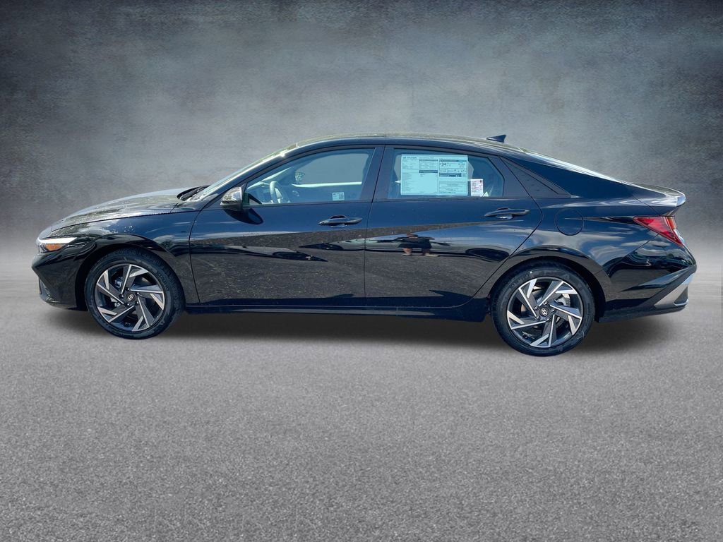 Used 2025 Hyundai Elantra Sport image 28