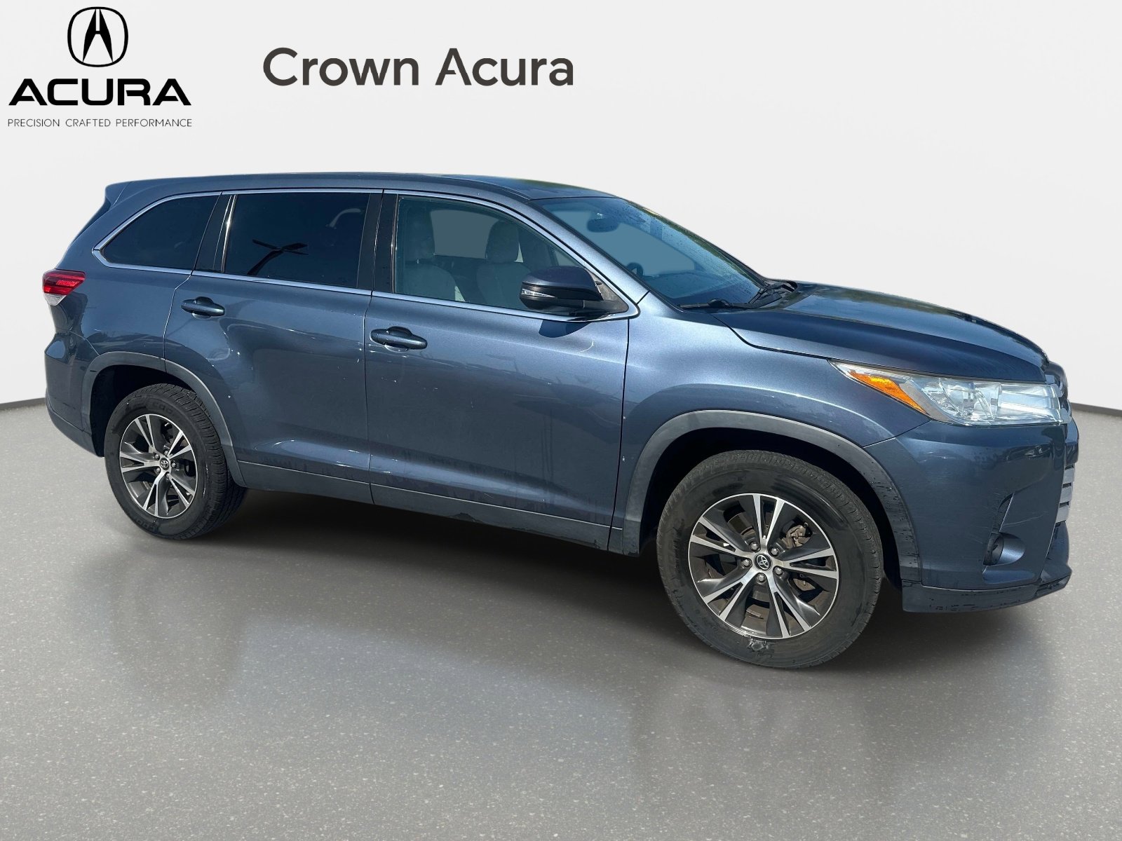 Used 2019 Toyota Highlander LE FWD image 9