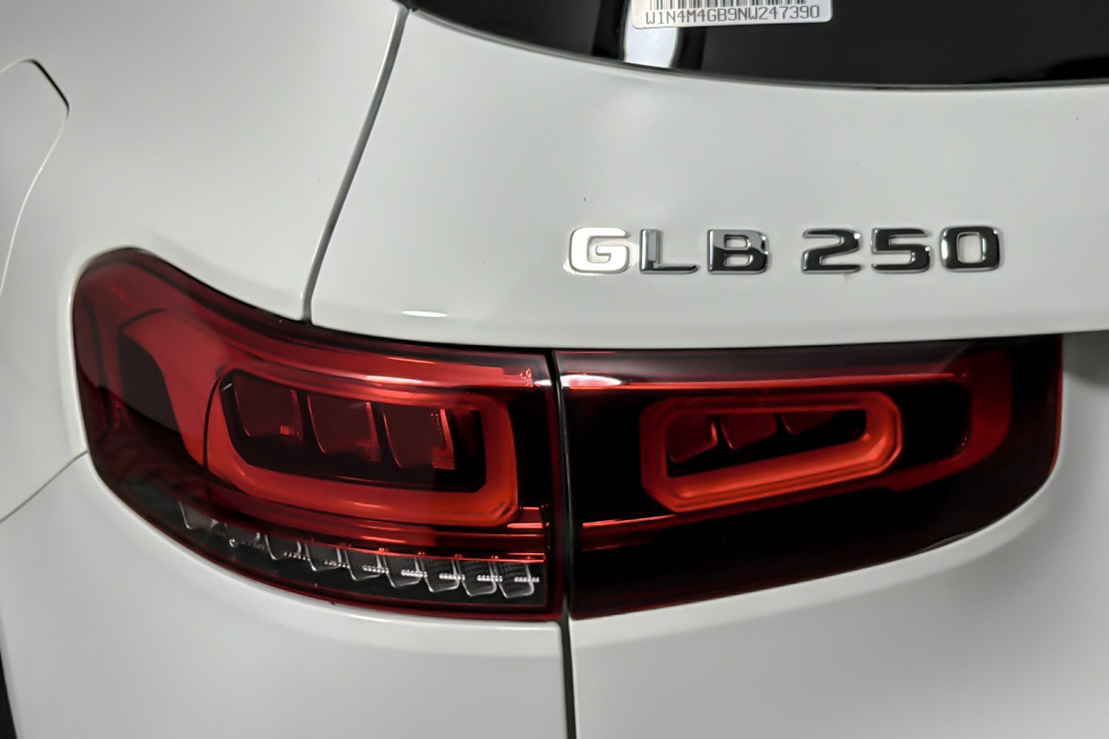Used 2022 Mercedes-Benz GLB 250 w/ Premium Package Lite image 26