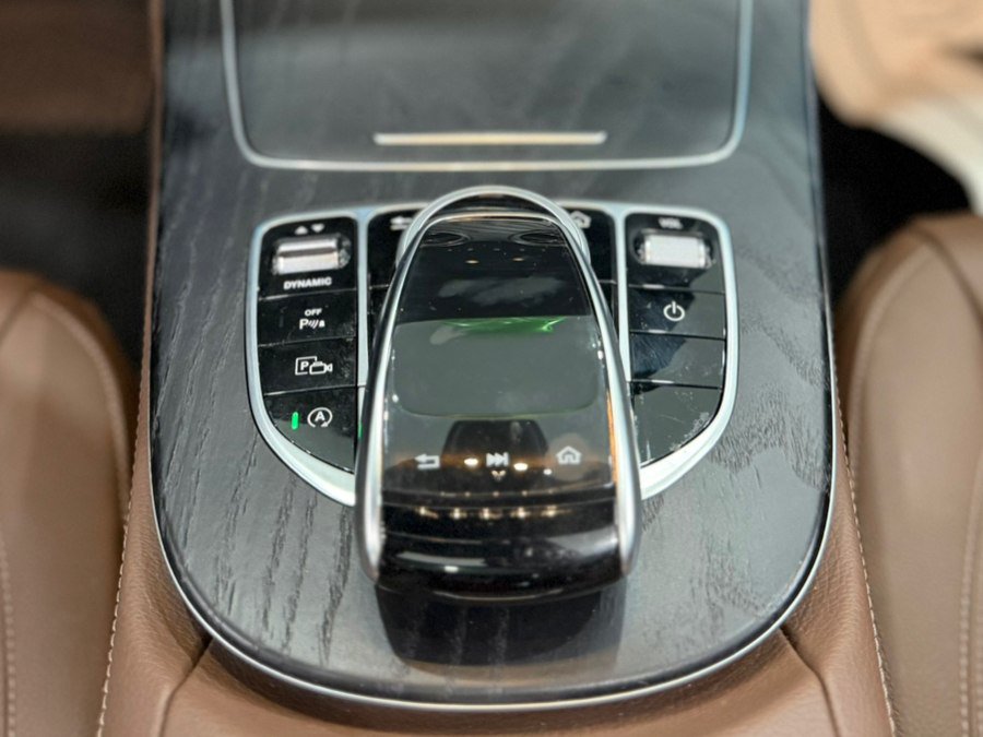 Used 2020 Mercedes-Benz E 350 4MATIC Sedan w/ Parking Assistance Package image 27