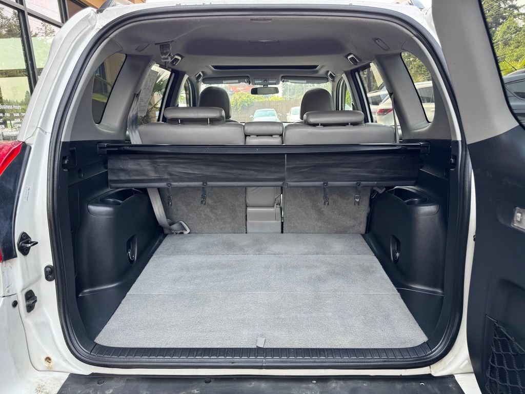 Used 2011 Toyota RAV4 Limited AWD/4WD image 18