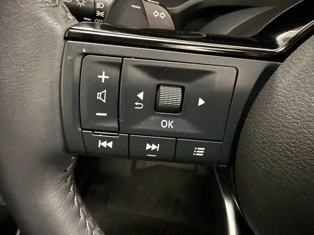 Used 2023 Nissan Rogue SL w/ SL Premium Package image 17