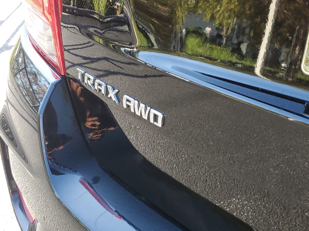 Used 2020 Chevrolet Trax LT w/ LT Convenience Package image 27