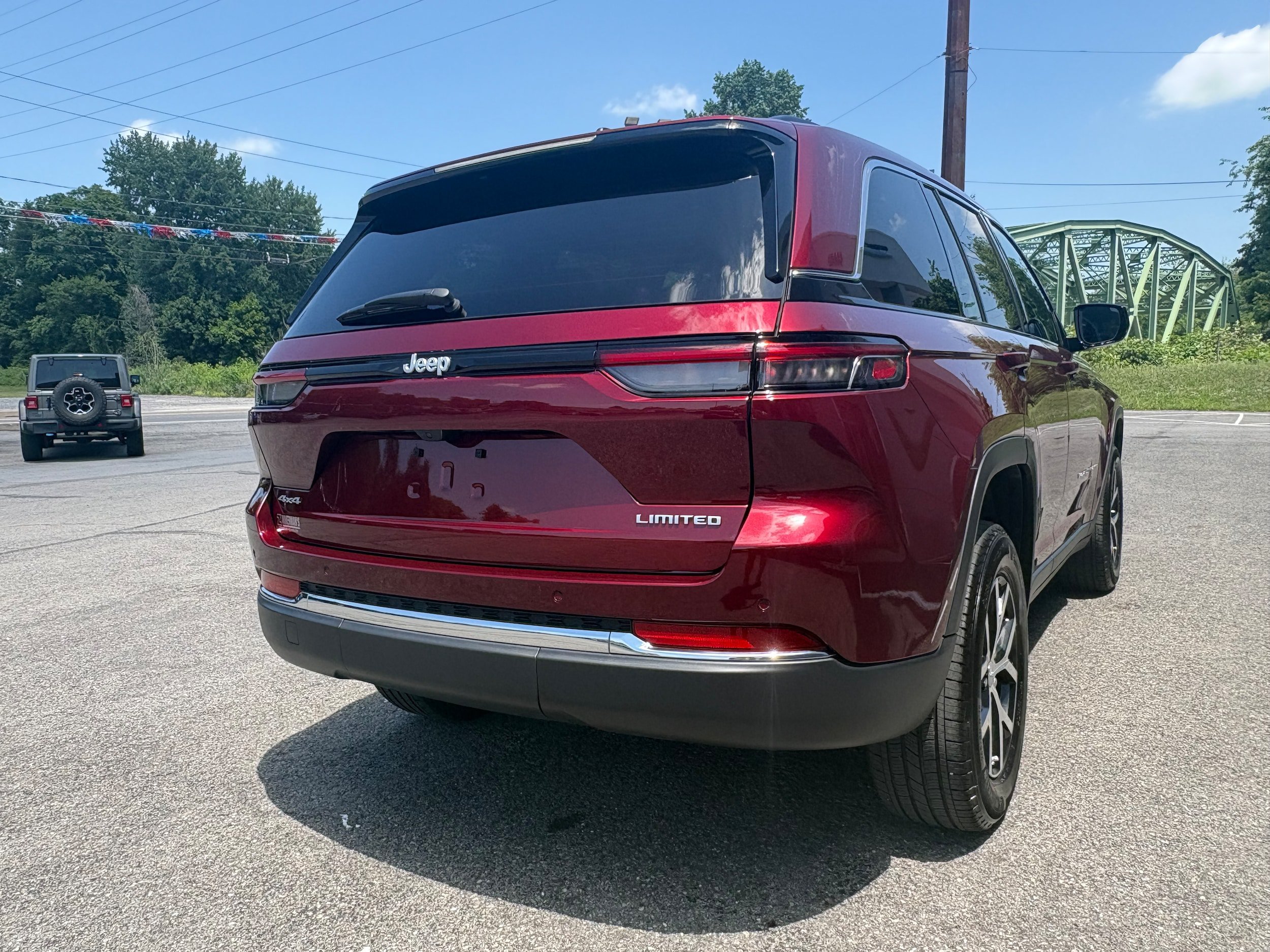 Certified 2024 Jeep Grand Cherokee Limited AWD/4WD image 7