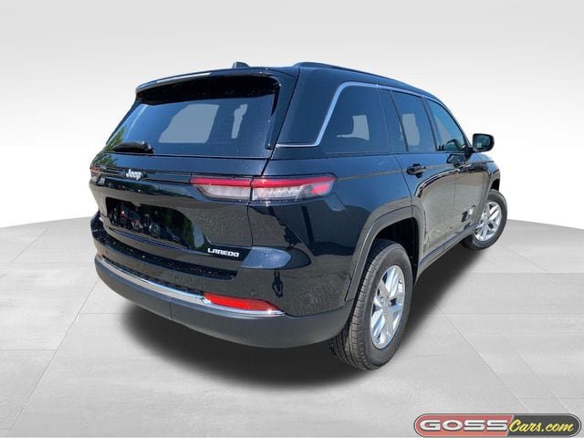 New 2026 Jeep Grand Cherokee Laredo X AWD/4WD image 3