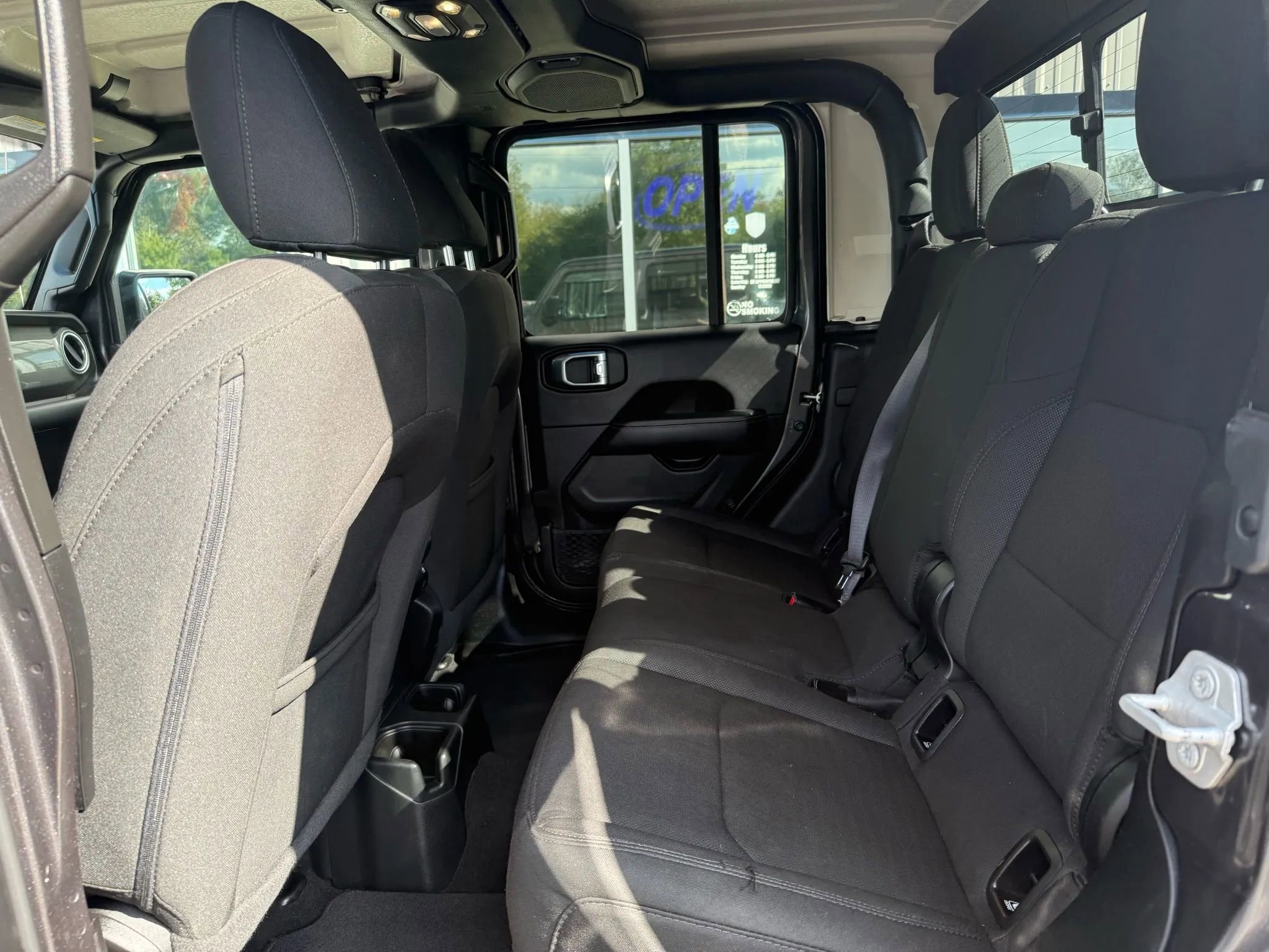 Used 2023 Jeep Gladiator Overland image 9