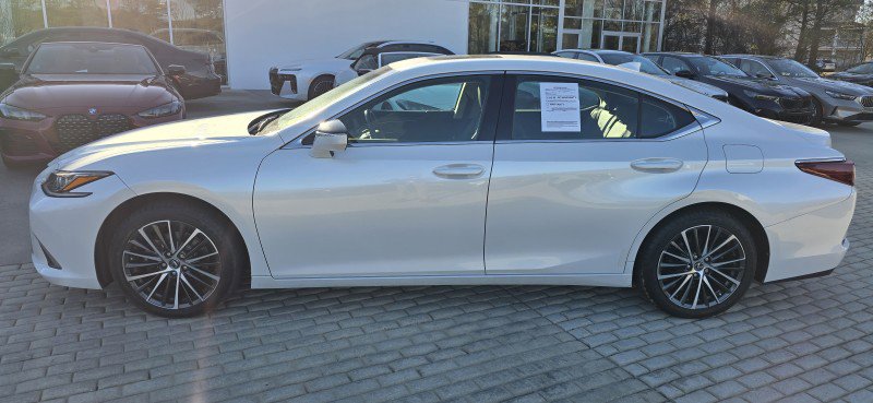 Used 2023 Lexus ES 350 w/ Premium Package image 8