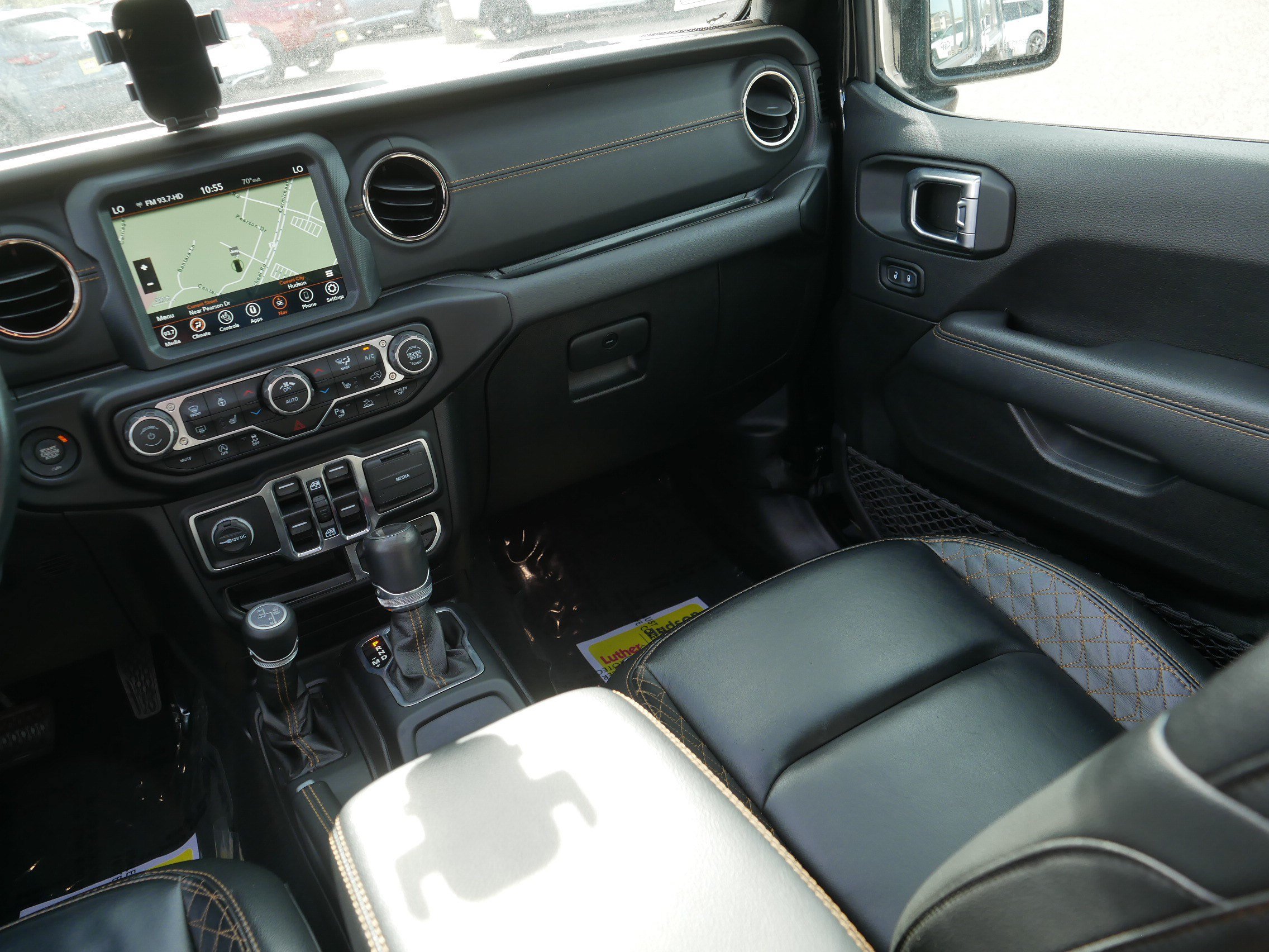 Used 2022 Jeep Wrangler Unlimited Sahara AWD/4WD image 11