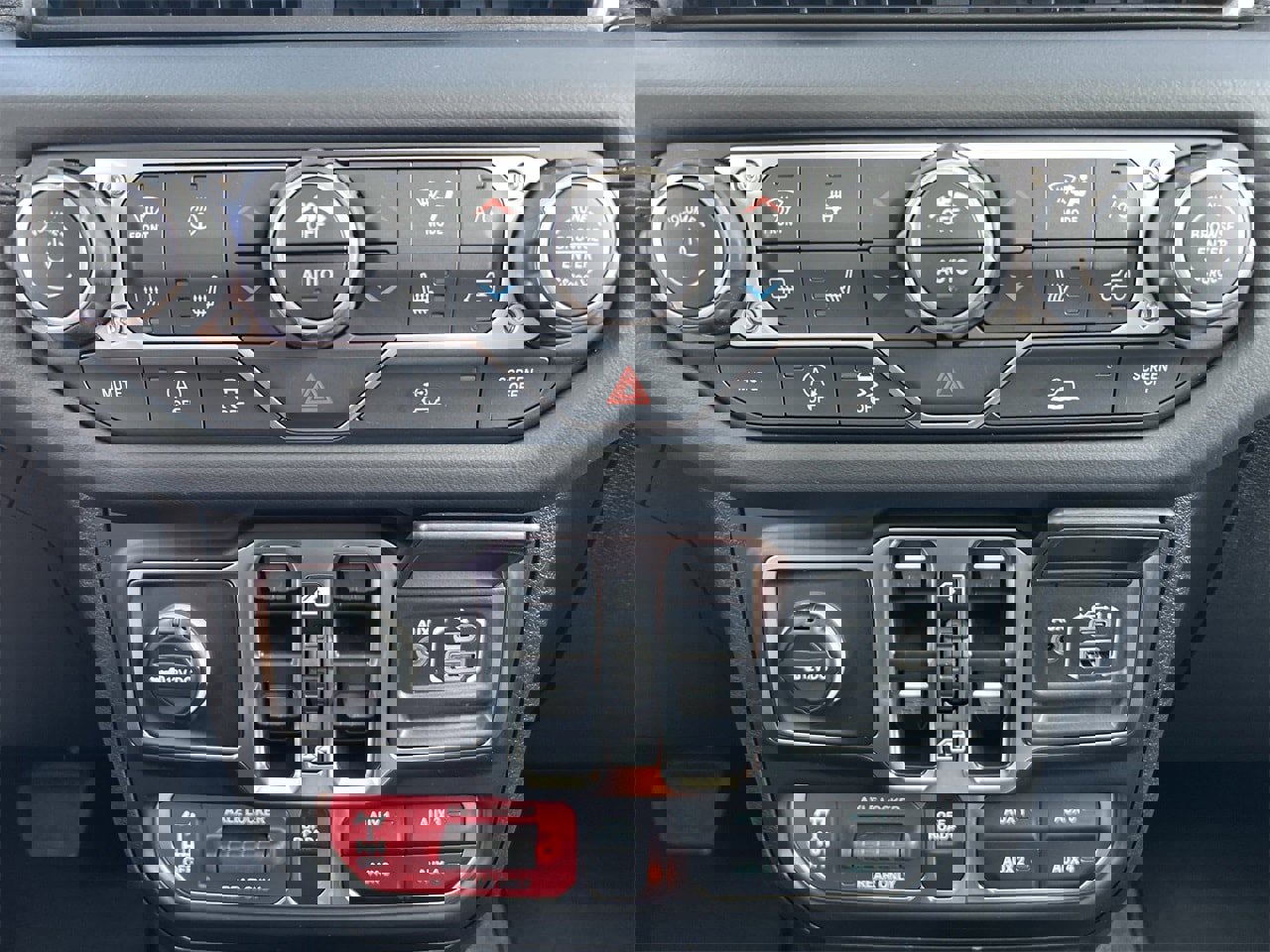 New 2025 Jeep Gladiator Mojave image 2