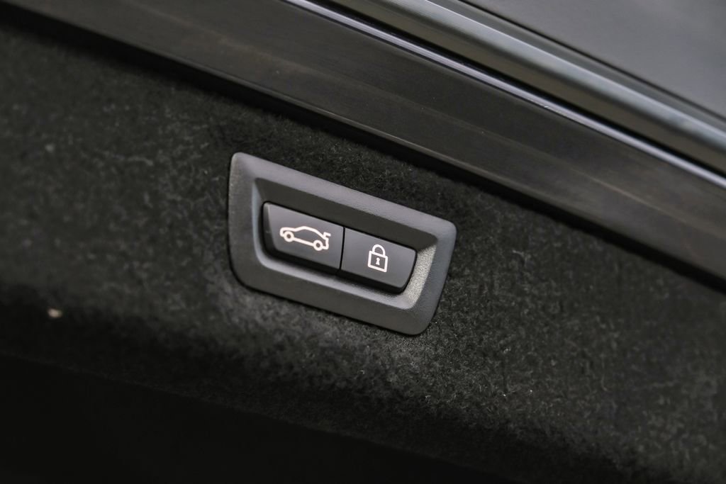 Used 2022 BMW M850i xDrive Coupe w/ Driving Assistance Package image 65