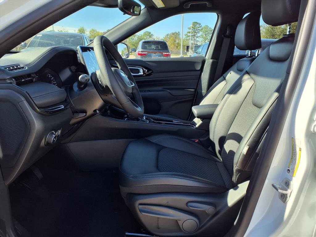 New 2026 Jeep Compass Altitude image 7