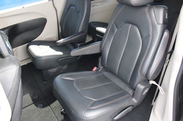 Used 2019 Chrysler Pacifica Touring-L Plus w/ Advanced Safetytec Group image 22