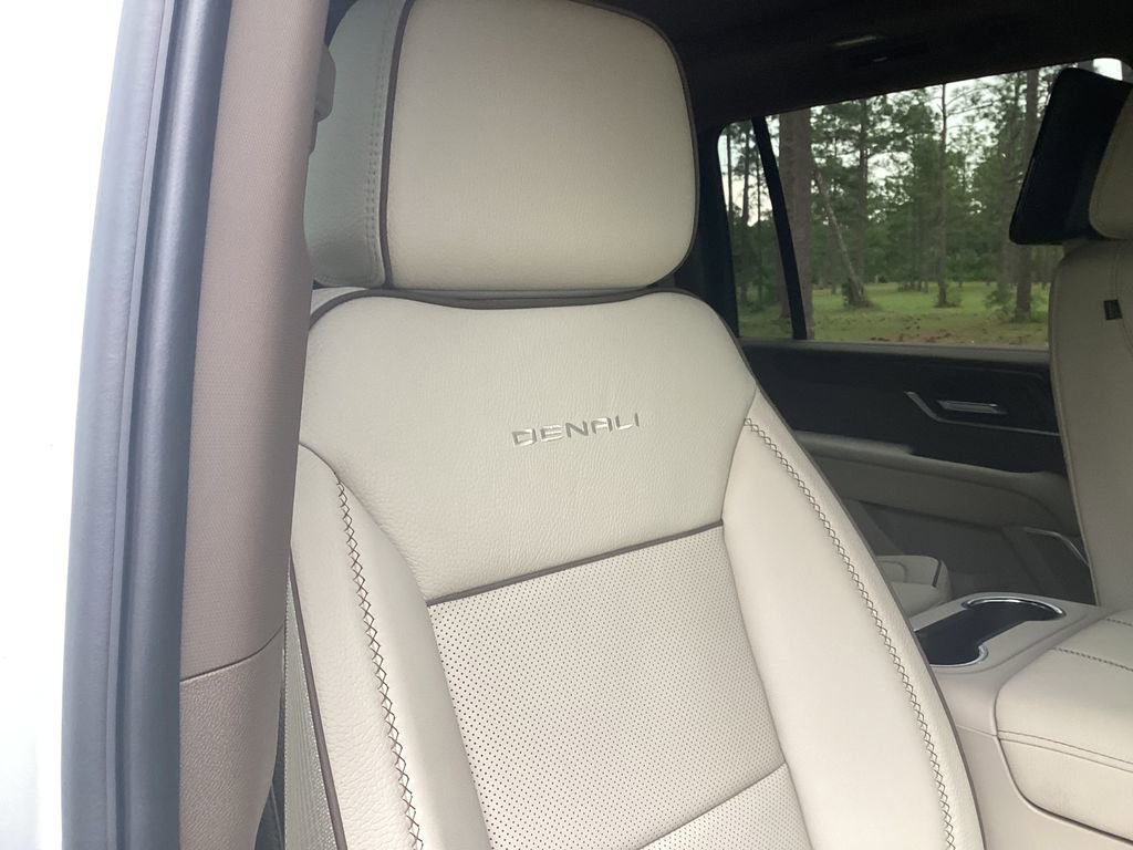 New 2026 GMC Yukon XL Denali w/ Denali Reserve Package RWD image 21