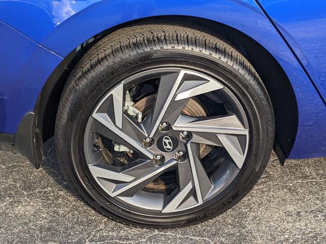 Used 2025 Hyundai Elantra SEL image 8