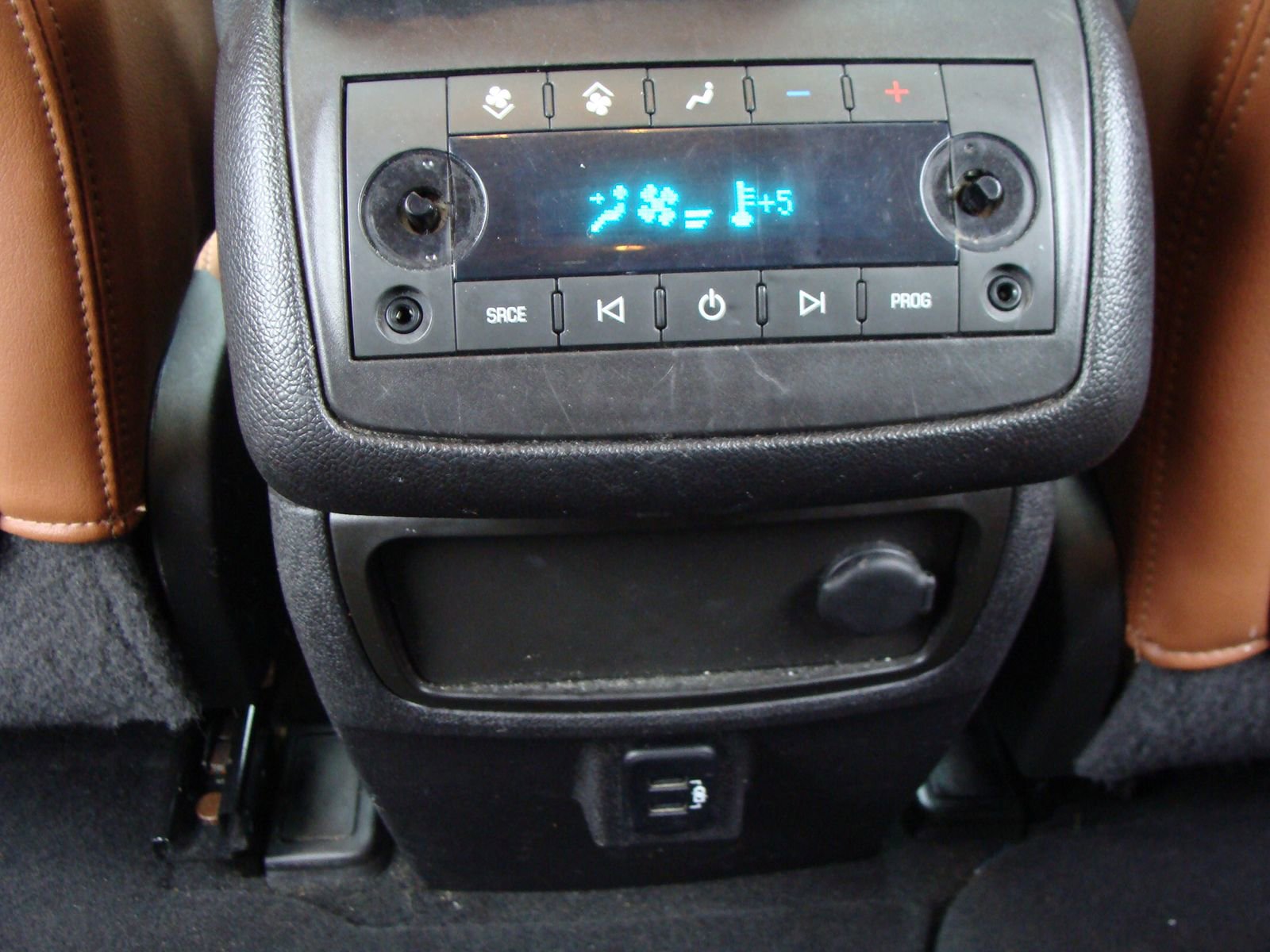 Used 2017 Chevrolet Traverse Premier image 31