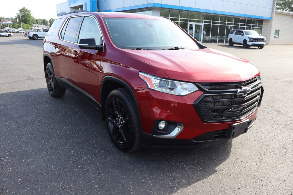 Used 2020 Chevrolet Traverse LT FWD image 2