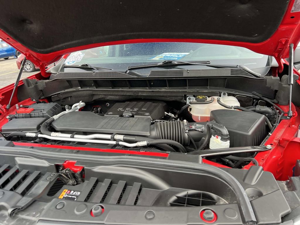 Used 2023 Chevrolet Silverado 1500 LT AWD/4WD image 9
