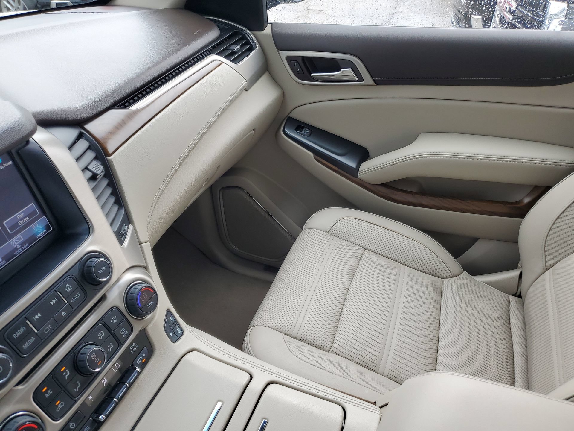 Used 2020 GMC Yukon Denali w/ Denali Premium Package RWD image 29