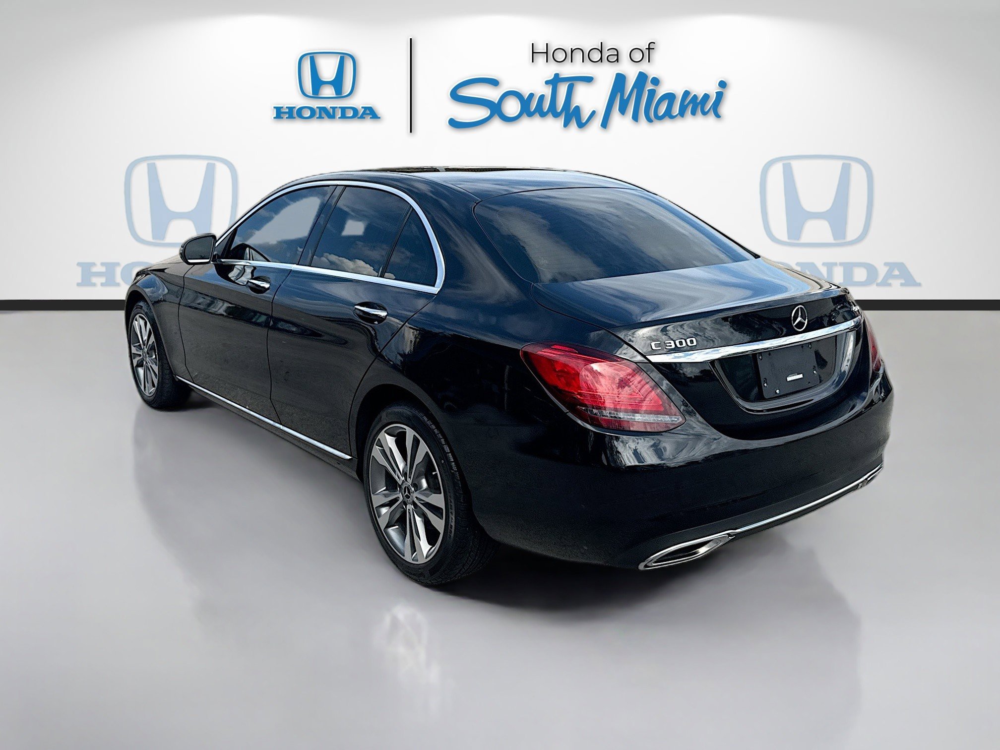 Used 2020 Mercedes-Benz C 300 4MATIC Sedan w/ Premium Package image 5