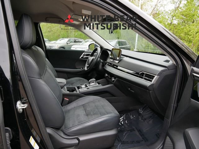 Used 2023 Mitsubishi Outlander ES FWD image 8
