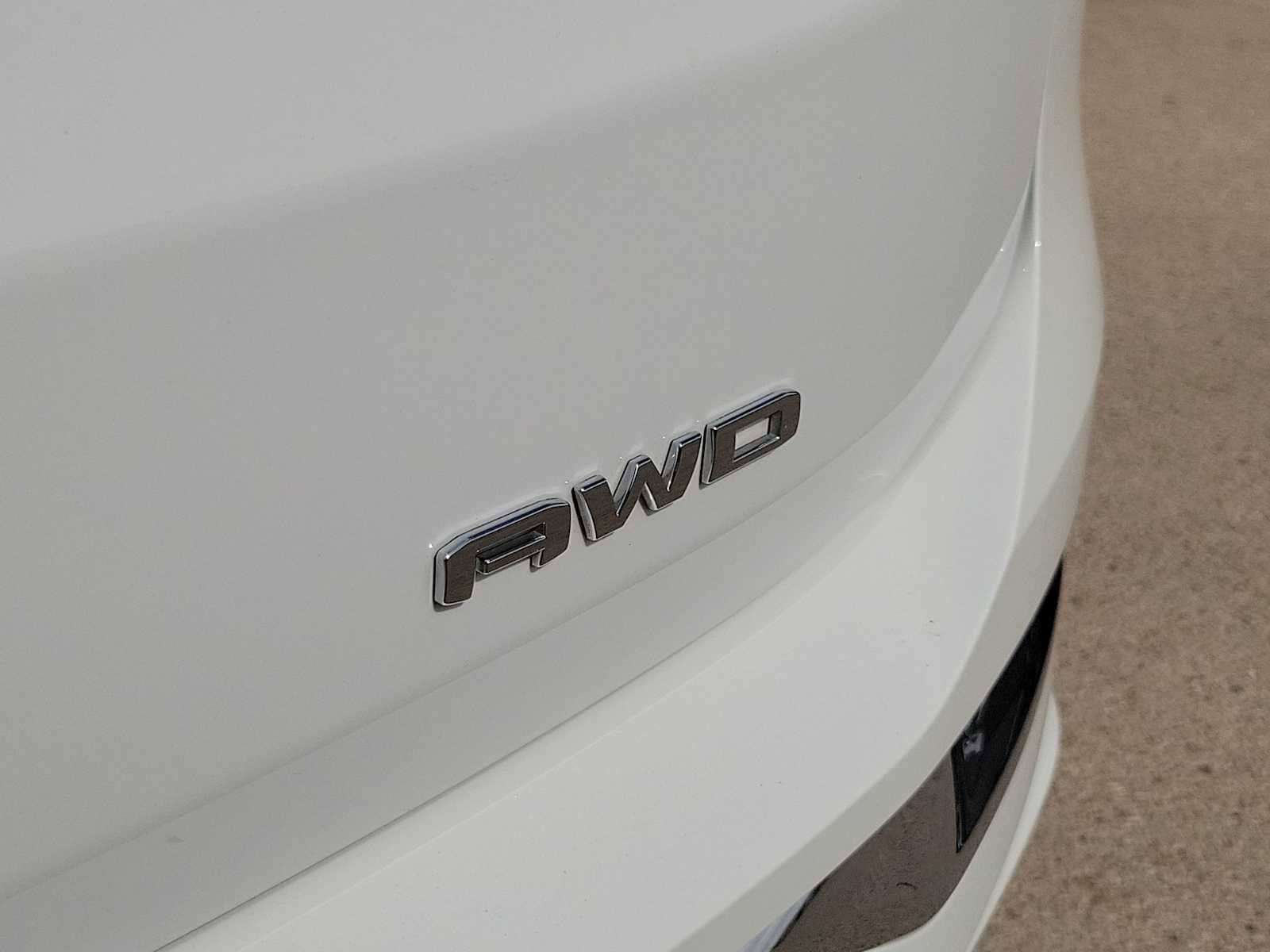 Used 2023 GMC Terrain Denali image 3