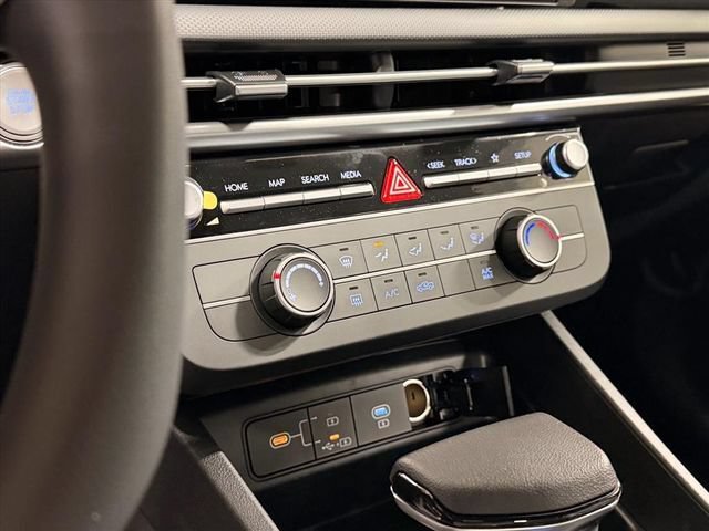 Certified 2026 Hyundai Santa Cruz SE AWD/4WD image 11