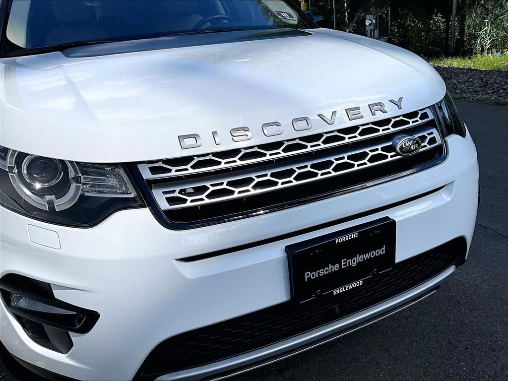 Used 2019 Land Rover Discovery Sport HSE AWD/4WD image 32
