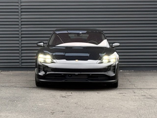 Used 2024 Porsche Taycan GTS image 10