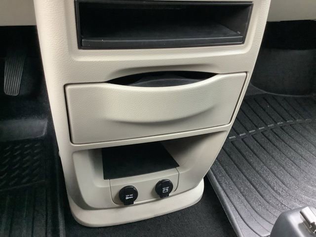 Used 2017 Dodge Grand Caravan SE w/ Power Window Group FWD image 32