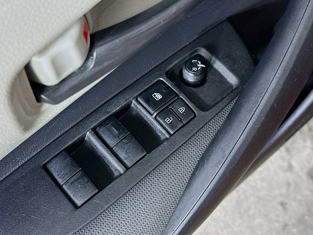 Used 2022 Toyota Corolla LE FWD image 19