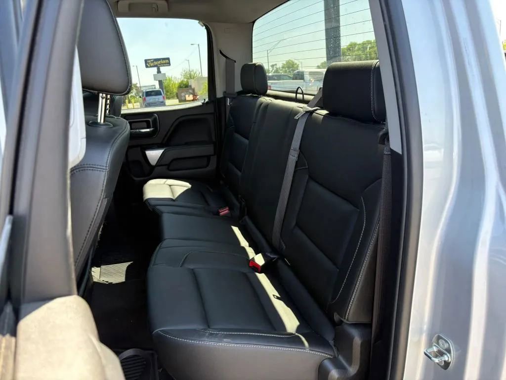 Used 2017 Chevrolet Silverado 1500 LT w/ Redline Edition AWD/4WD image 19