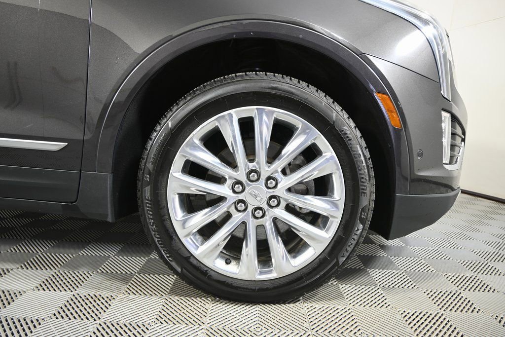Used 2018 Cadillac XT5 Platinum w/ Driver Assist Package image 11