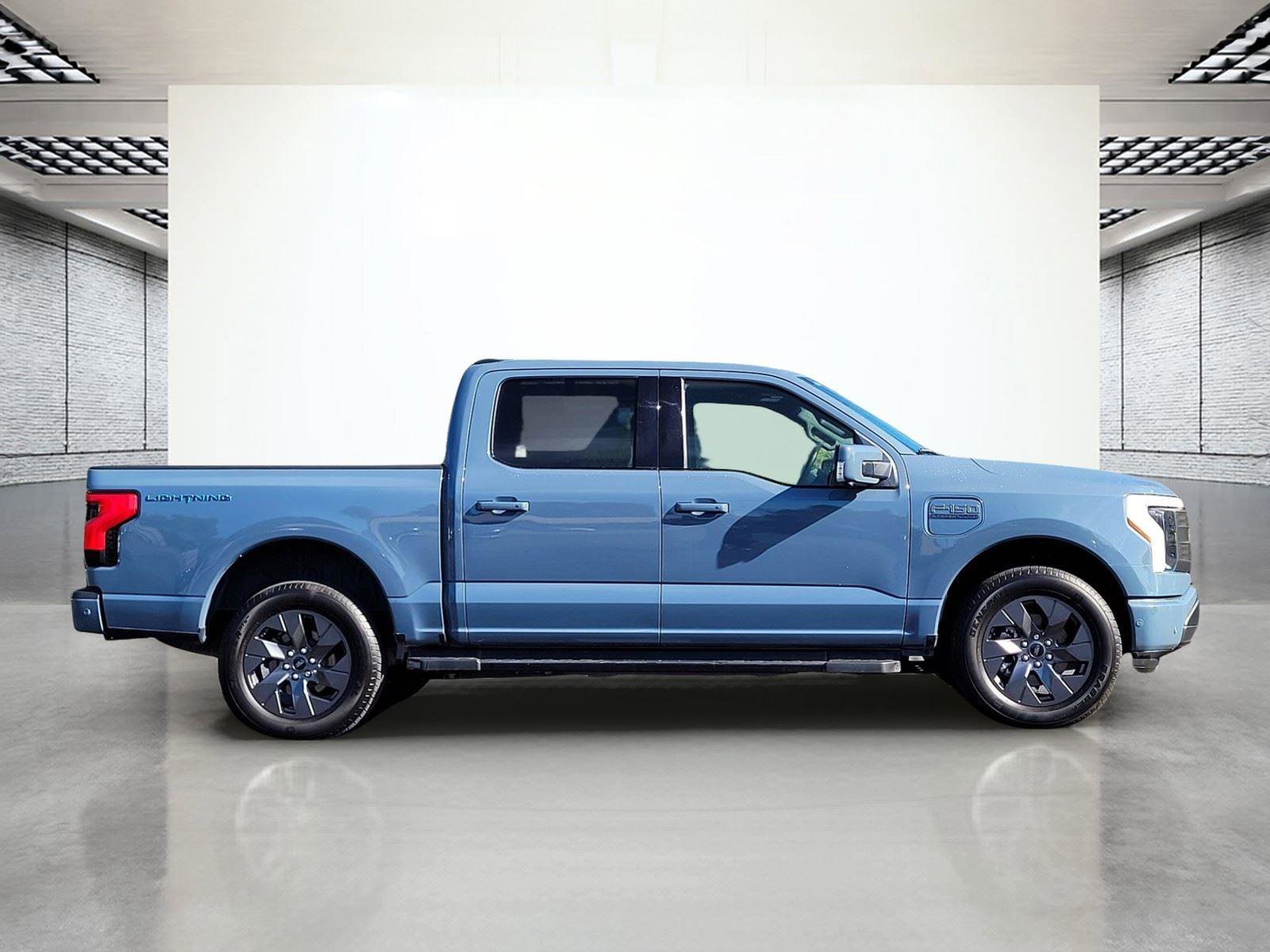 Used 2023 Ford F150 Lightning Lariat w/ Equipment Group 511A High image 4