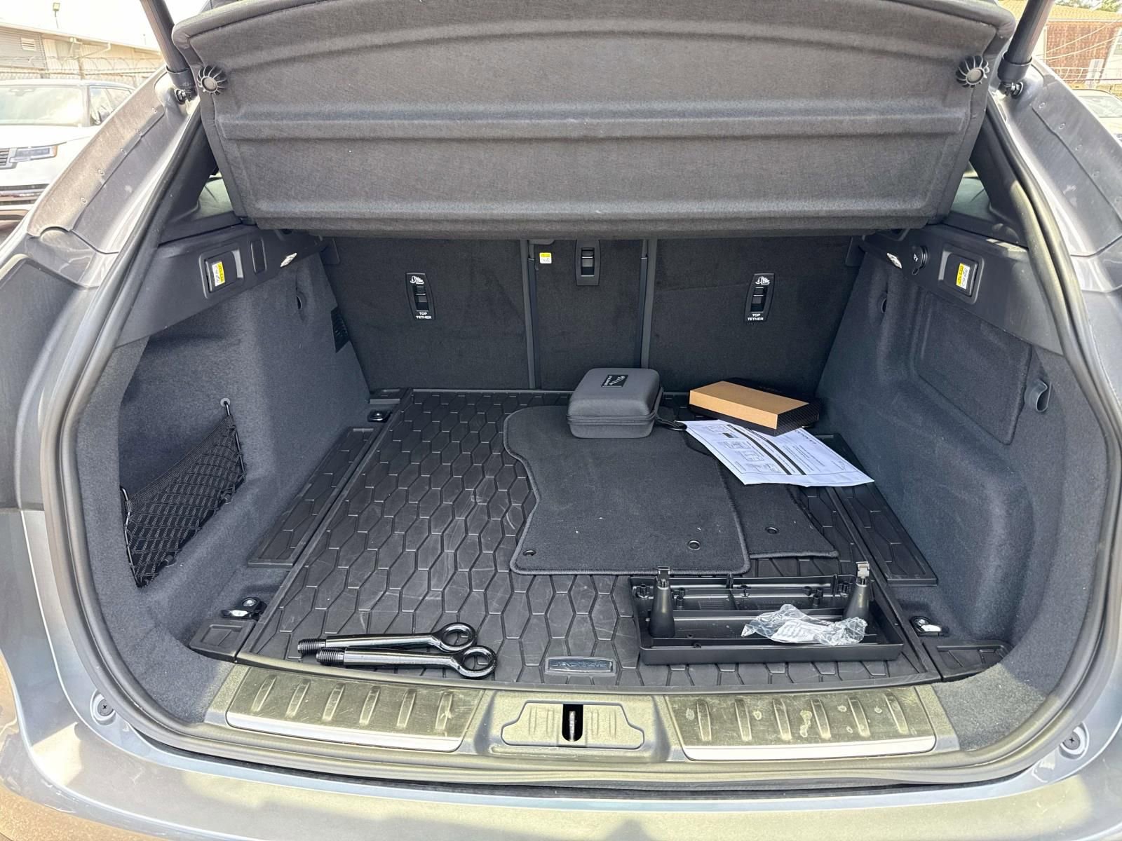 Used 2025 Jaguar F-PACE R-Dynamic S image 7