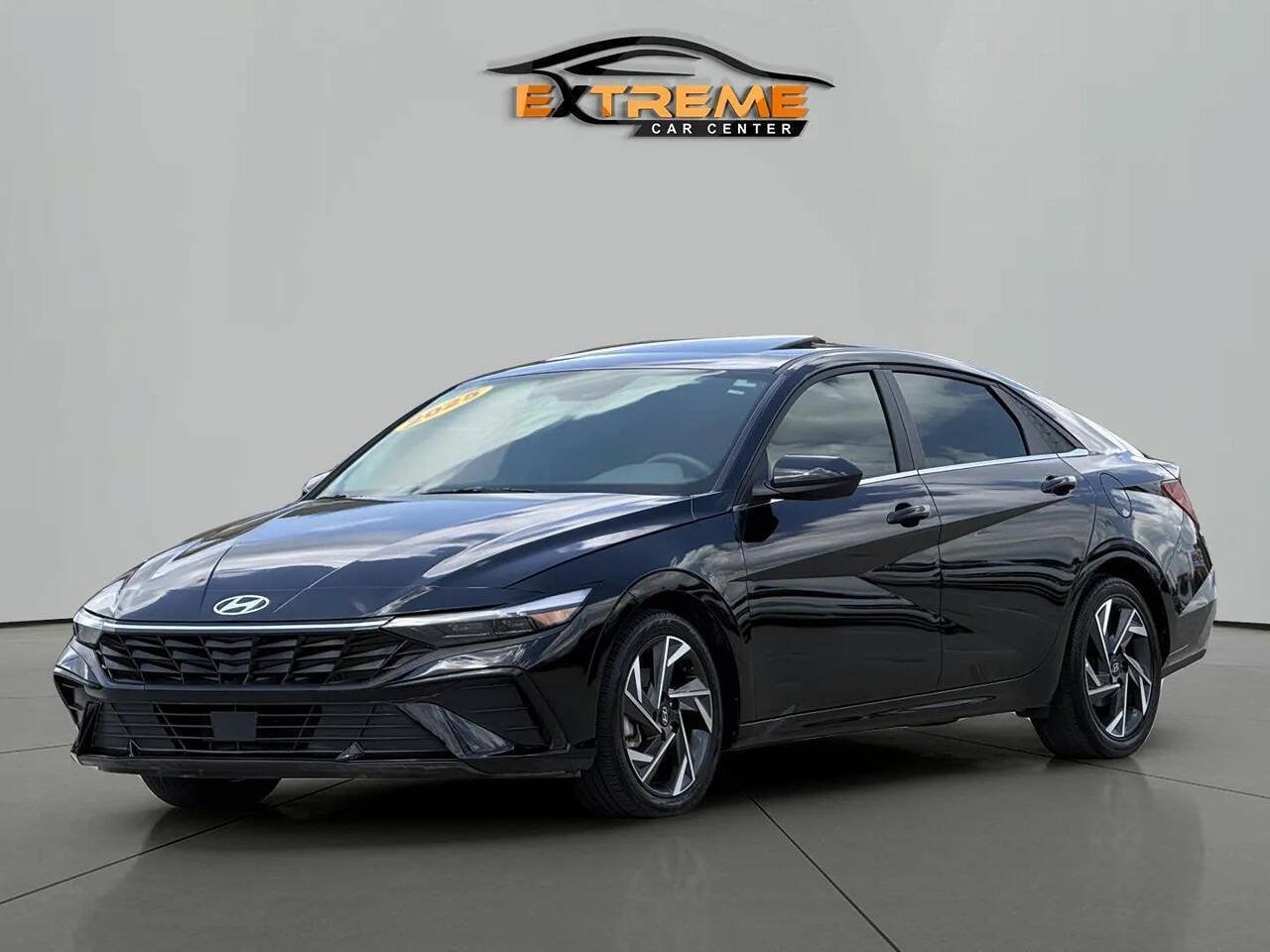 Used 2025 Hyundai Elantra SEL w/ Cargo Package