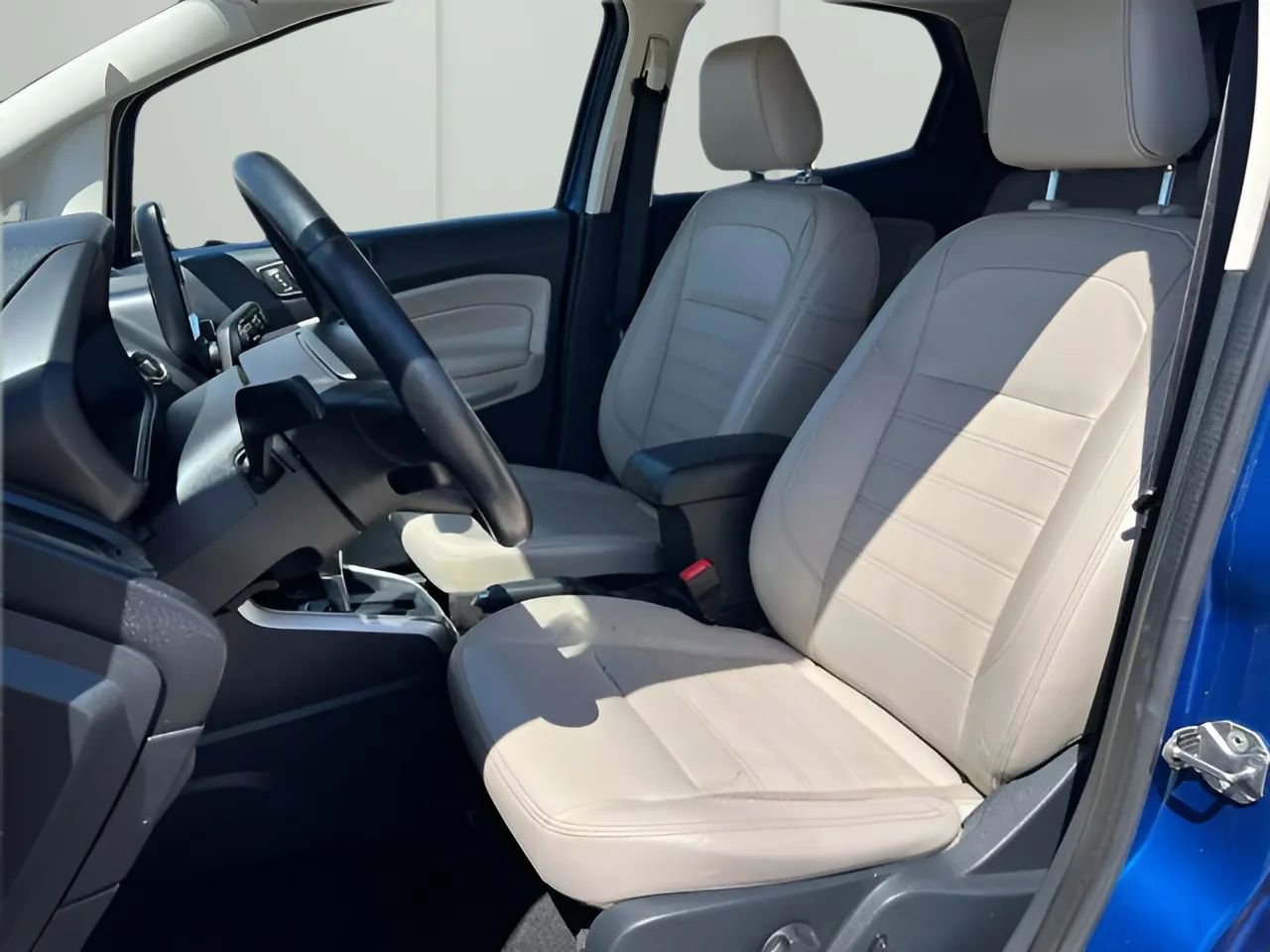 Used 2018 Ford EcoSport Titanium w/ Titanium Cold Weather Package image 9