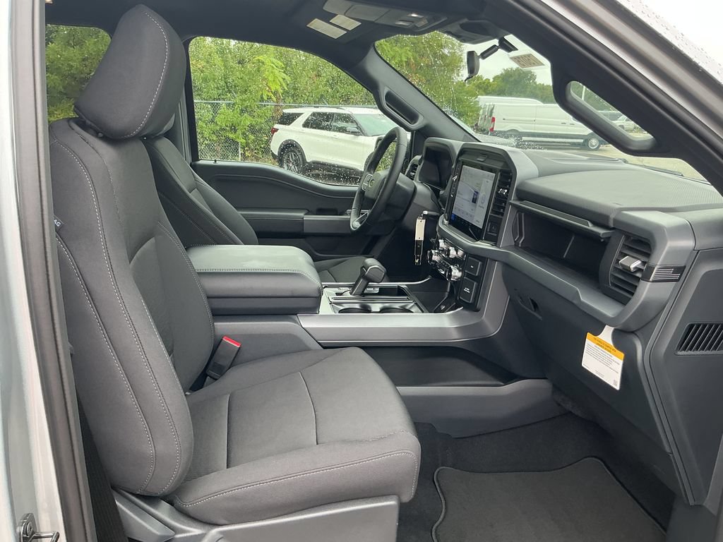 New 2026 Ford F150 XLT w/ XLT Black Appearance Package AWD/4WD image 25