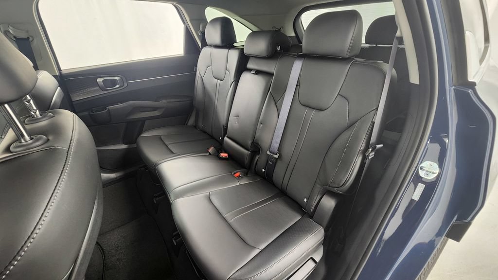 New 2026 Kia Sorento S w/ S Panoramic Sunroof Package FWD image 12