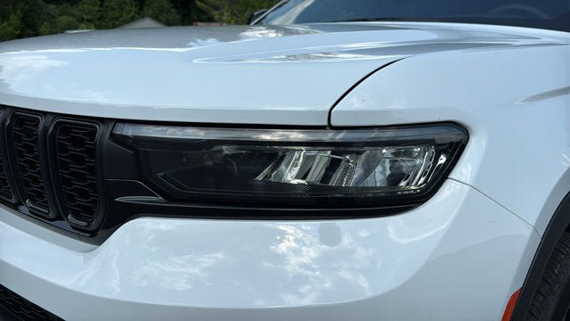 Certified 2025 Jeep Grand Cherokee L Altitude AWD/4WD image 8