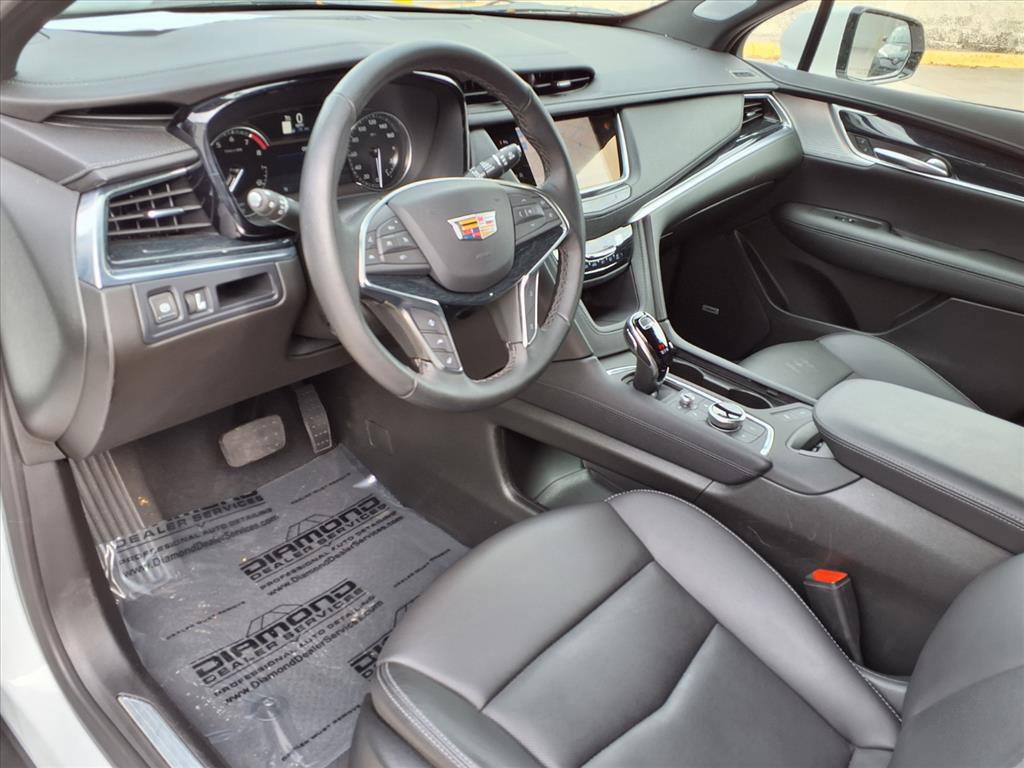 Certified 2025 Cadillac XT5 Premium Luxury image 18