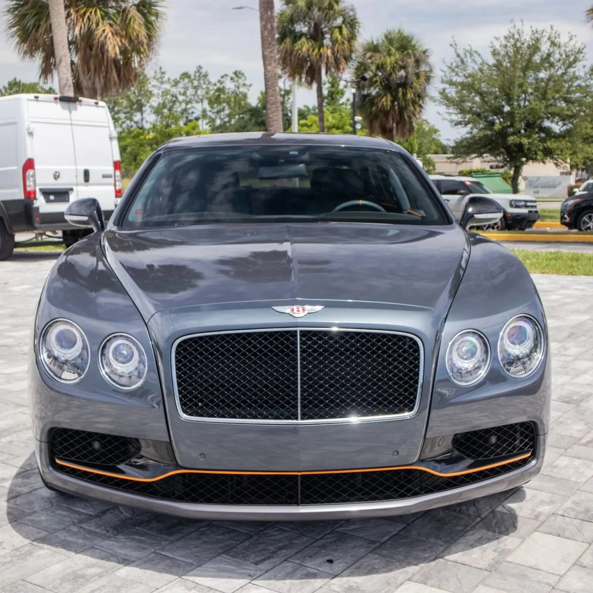 Used 2018 Bentley Flying Spur S V8 AWD/4WD image 2