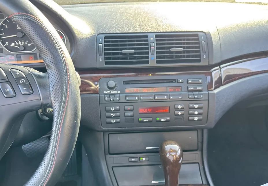 Used 2005 BMW 330i Sedan image 5