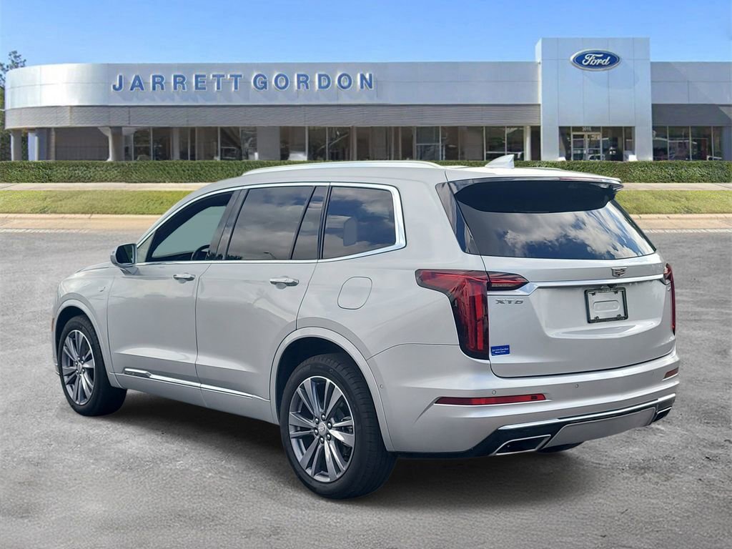 Used 2020 Cadillac XT6 Premium Luxury FWD image 3