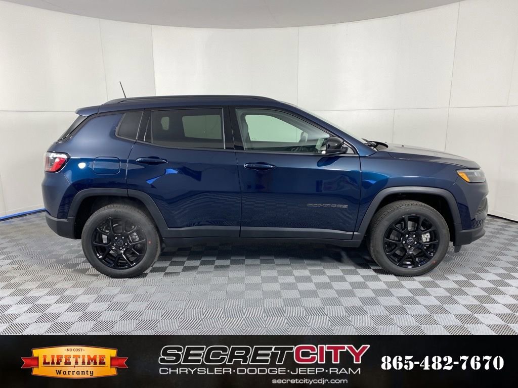 New 2026 Jeep Compass Latitude image 8